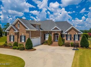 900 Golf View Dr, Greenville, NC 27834