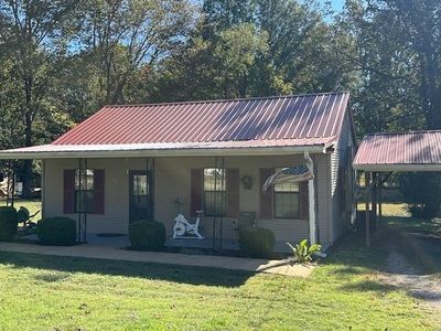 330 S 6th St, Selmer, TN, 38375
