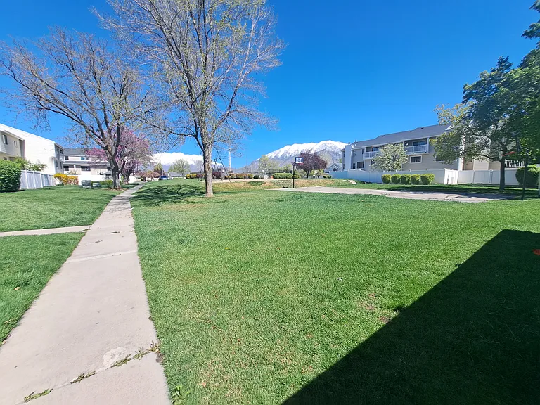 1492 W Parkside Dr #1 — Photo 37