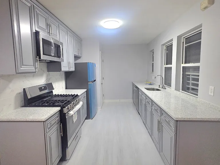 142 Lincoln Ave #2 — Photo 4
