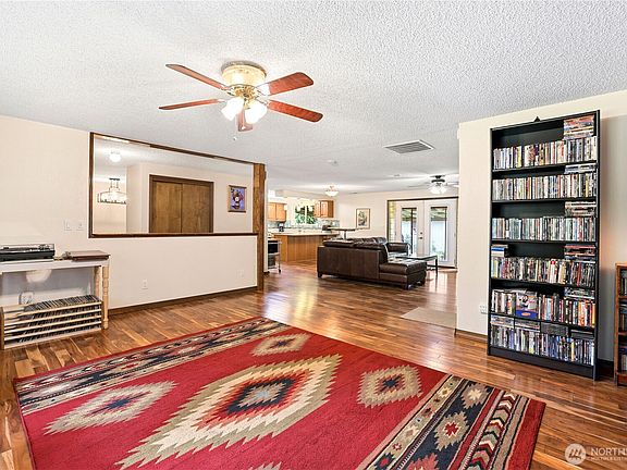 5th image of 3318 18th Avenue SE