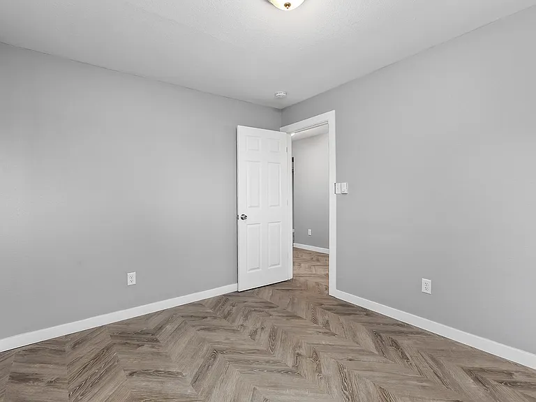 506 Southway Dr — Photo 25