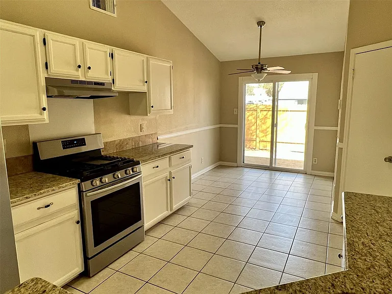 1101 Forest Oaks Path — Photo 7