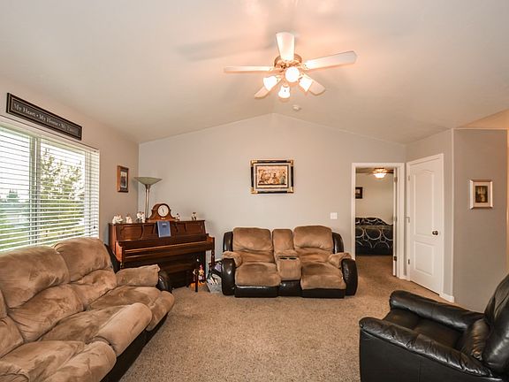 5th image of 3218 E Skyview Dr