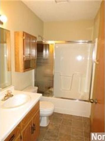 2nd image of 8329 Victoria Dr