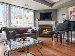 18 Concorde Pl #818, Toronto, ON M3C 3T9