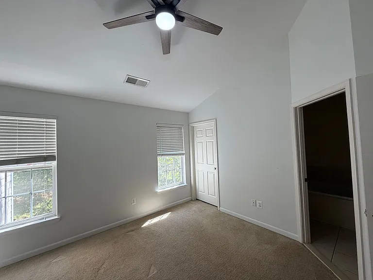829 Rainier Rd — Photo 22
