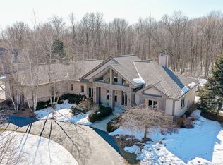 313 Wood Side Dr, Oconomowoc, WI 53066