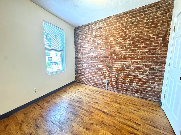 840 Huntington Ave — Photo 9