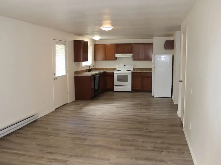 232 NE Palomar Ct — Photo 14
