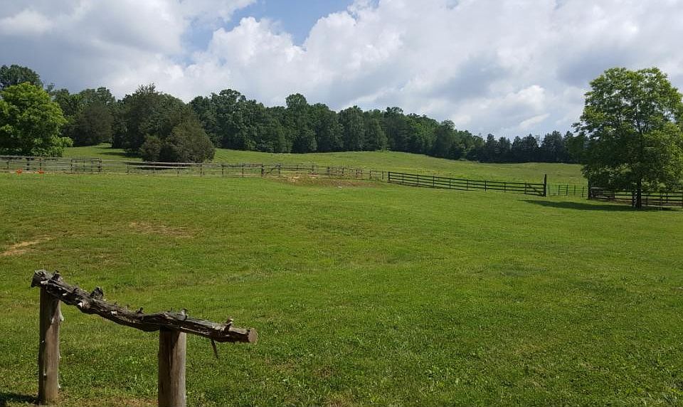 2nd image of 854 Peanut Rd