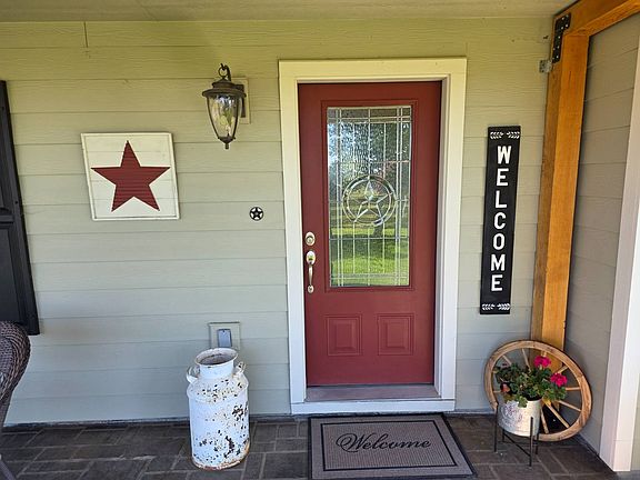 3rd image of 23979 Paradise Rd