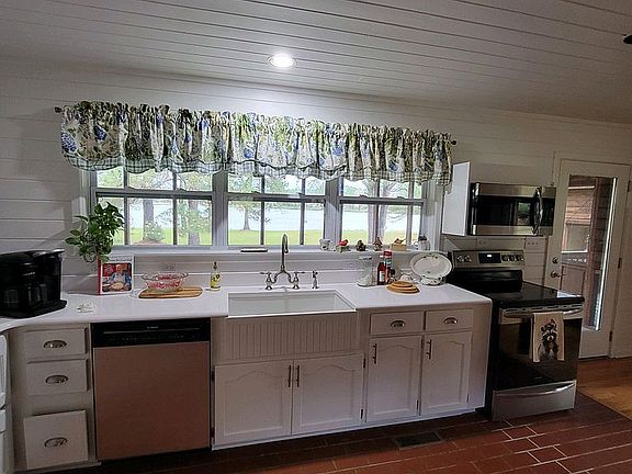 New kitchen with a view!