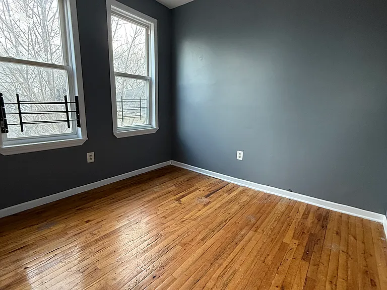374 Badger Ave #3L — Photo 3