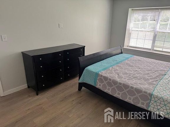 4th image of 1204 Commons Dr #4