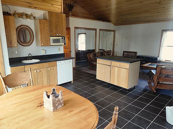 5th image of 28503 Ottawa Dr
