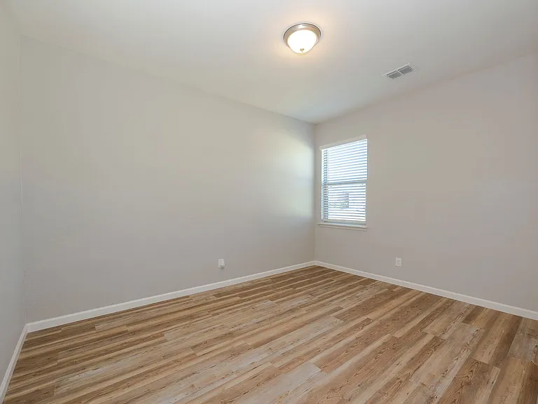 208 Harvey St — Photo 9