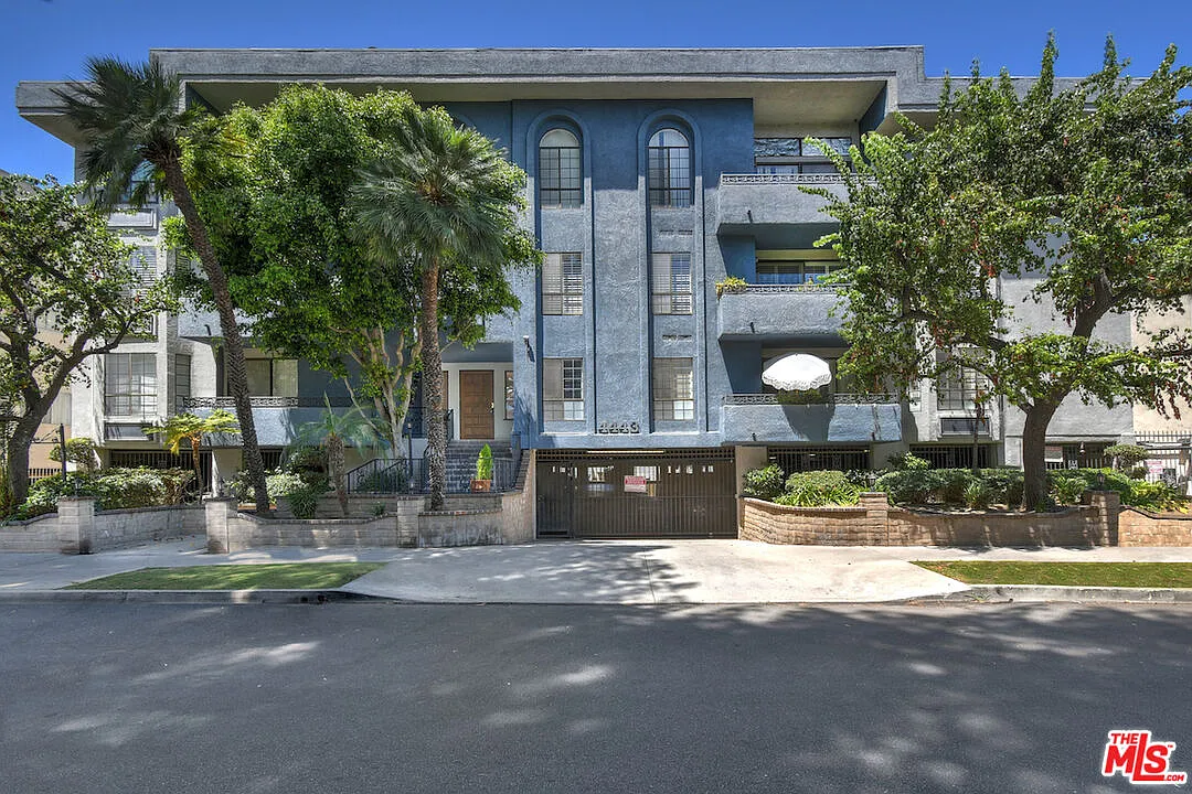 2 bed, 2.5 bath, 1954 sqft, $4,800 — Photo 1