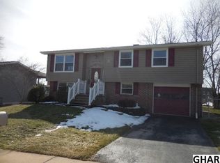 131 Maplewood Dr, Dover, PA 17315