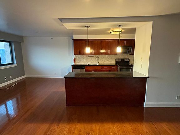 5th image of 60 Parkway Dr E APT 12F