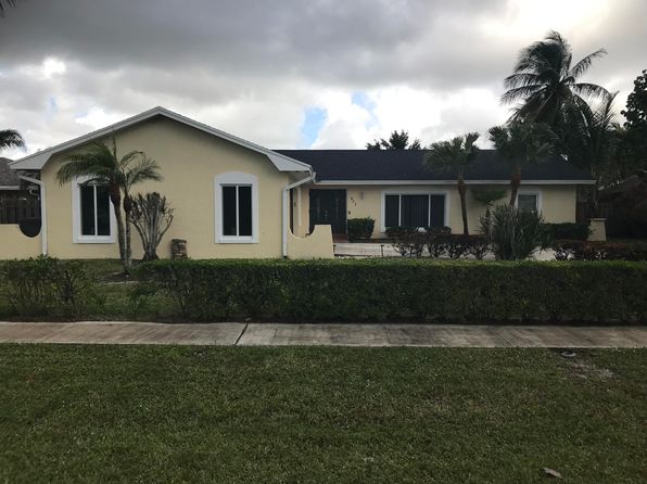 1657 Baltrusol Pl