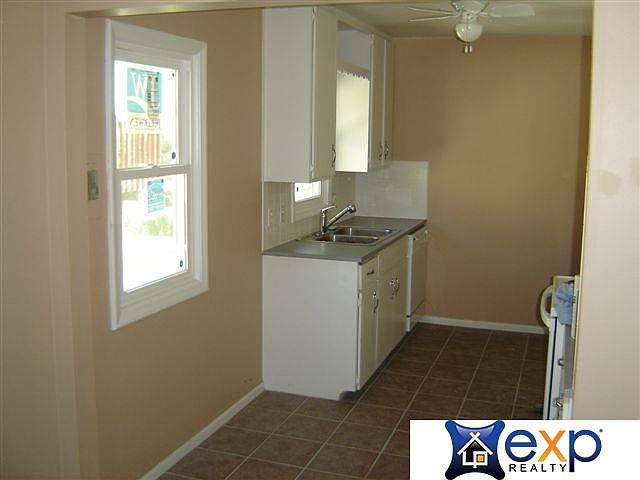 2nd image of 2914 Clarkson Ave