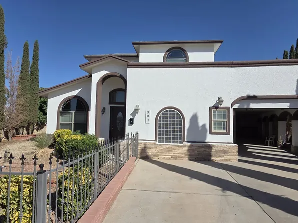 300 Horizon View Dr, Horizon City, TX 79928