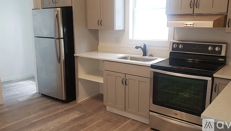 335 1st St #1 — Photo 3