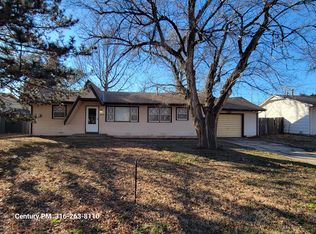 907 N Robin Rd, Wichita, KS 67212