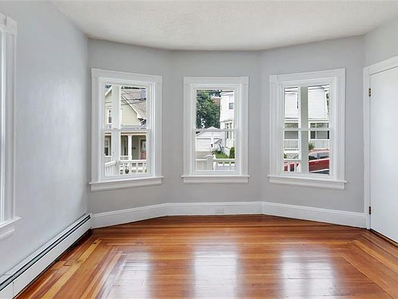5th image of 27 Hillside Ave