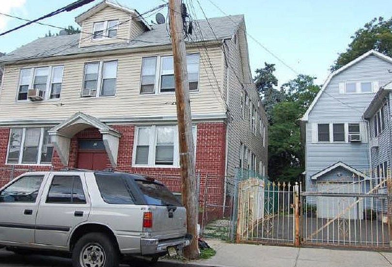 2nd image of 43-45 Isabella Ave