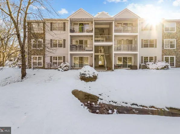 30 Holly Ct, Hamilton, NJ 08619