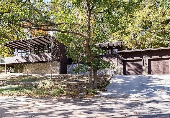 2nd image of 4719 Black Swan Dr
