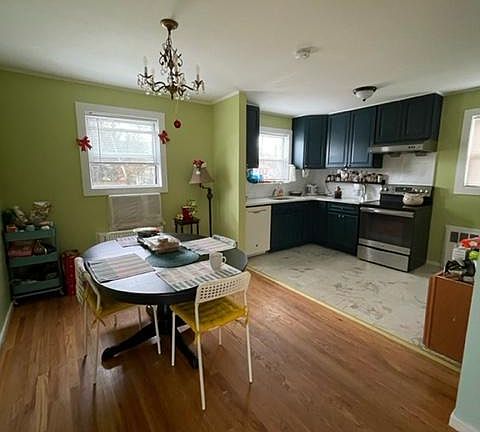 3rd image of 26 Clarissa Dr