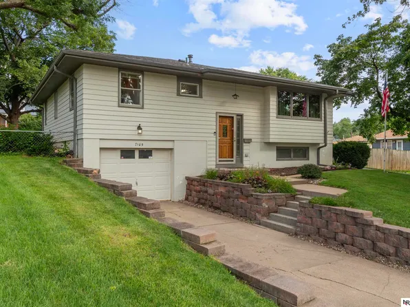 7109 Sun Valley Dr, Bellevue, NE 68157