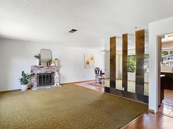 5th image of 2865 Mankas Boulevard