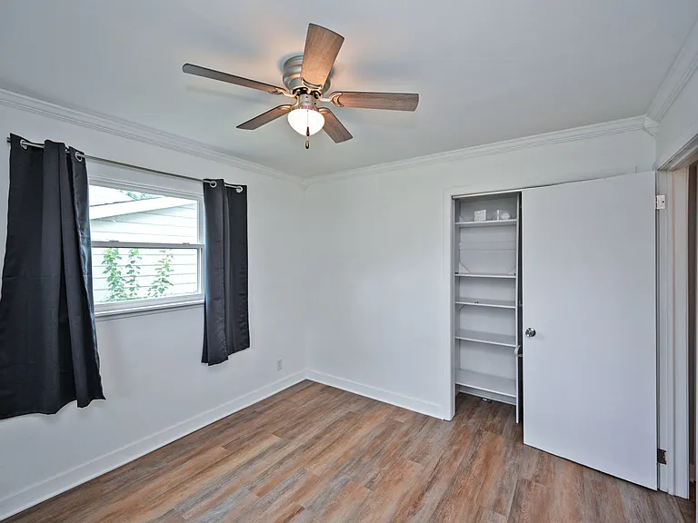 409 Glenn St — Photo 10