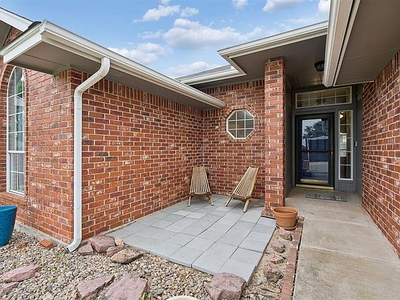 5th image of 1106 Parkview Cir
