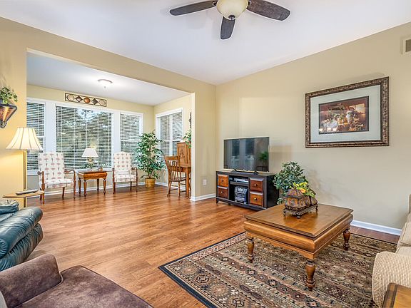 5th image of 8875 Oak Meadow Cv