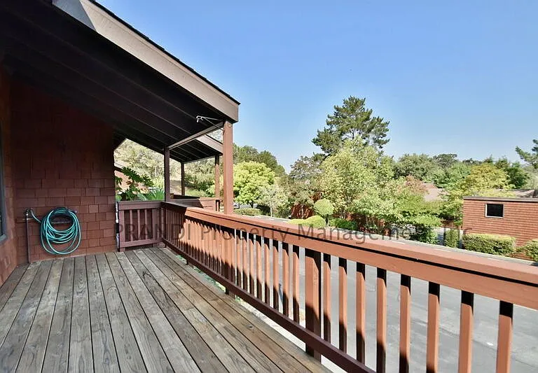 1033 Susan Way — Photo 16