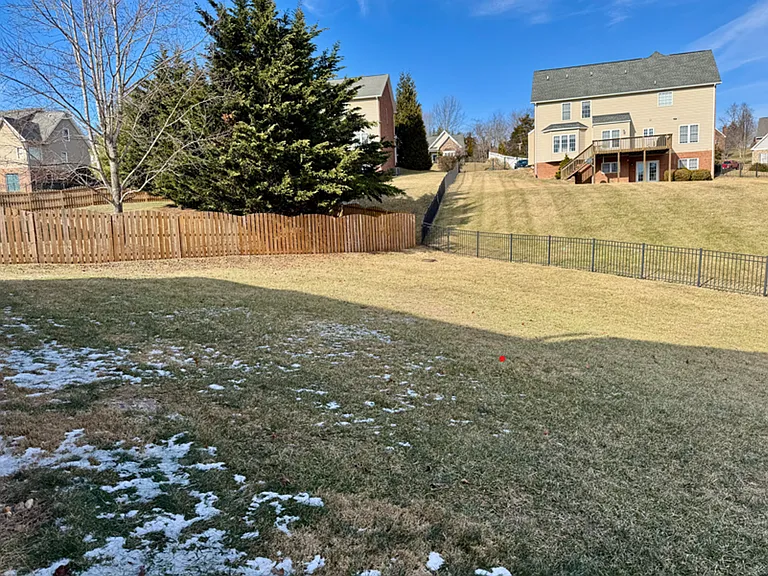601 Leisure Ln — Photo 9