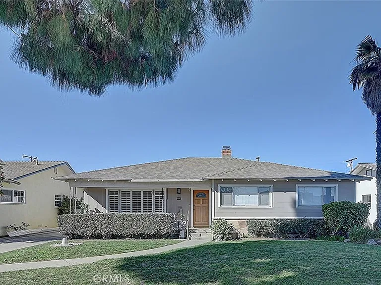 444 N Shattuck Pl — Photo 10