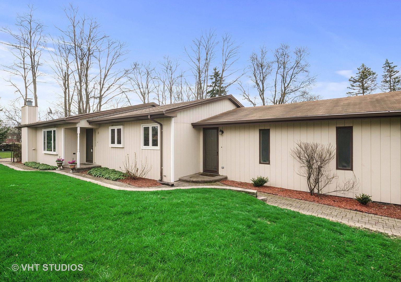 831 S Hough St, Barrington, IL 60010 Zillow