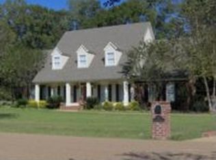 111 Cherrybark Ln, Natchez, MS 39120