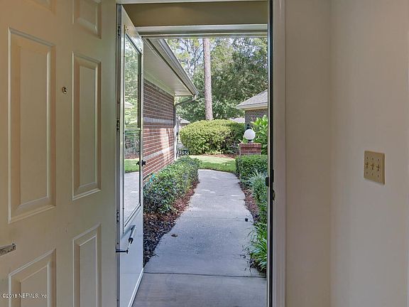 4th image of 13655 Myrica Ct