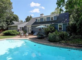 92 Governor Bradford Dr, Barrington, RI 02806