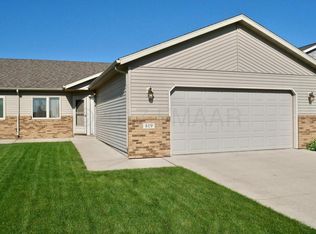 819 35th St S, Moorhead, MN 56560