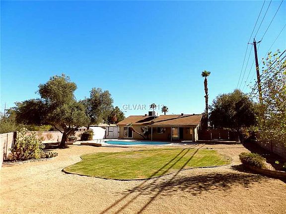 2nd image of 3812 Vista Largo Dr