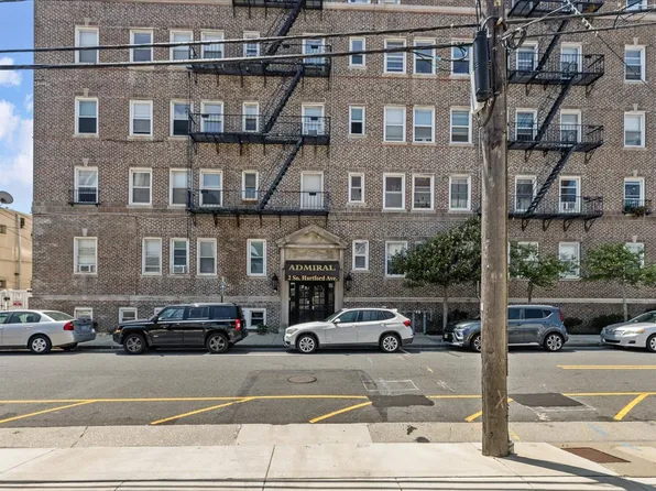 2 S Hartford Ave, Atlantic City, NJ 08401