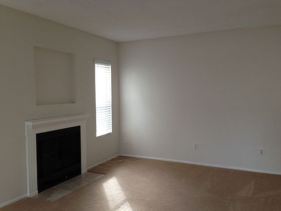 4th image of 6120 Waterbury Ct #73